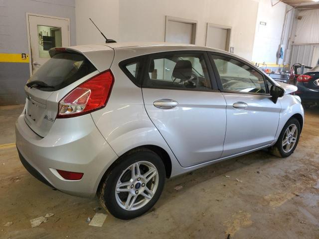  FORD FIESTA 2018 Серебристый