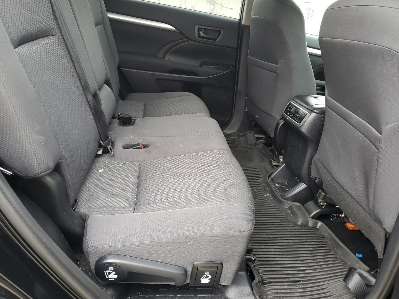 2019 Toyota Highlander Le VIN: 5TDZARFH4KS061051 Lot: 61215794