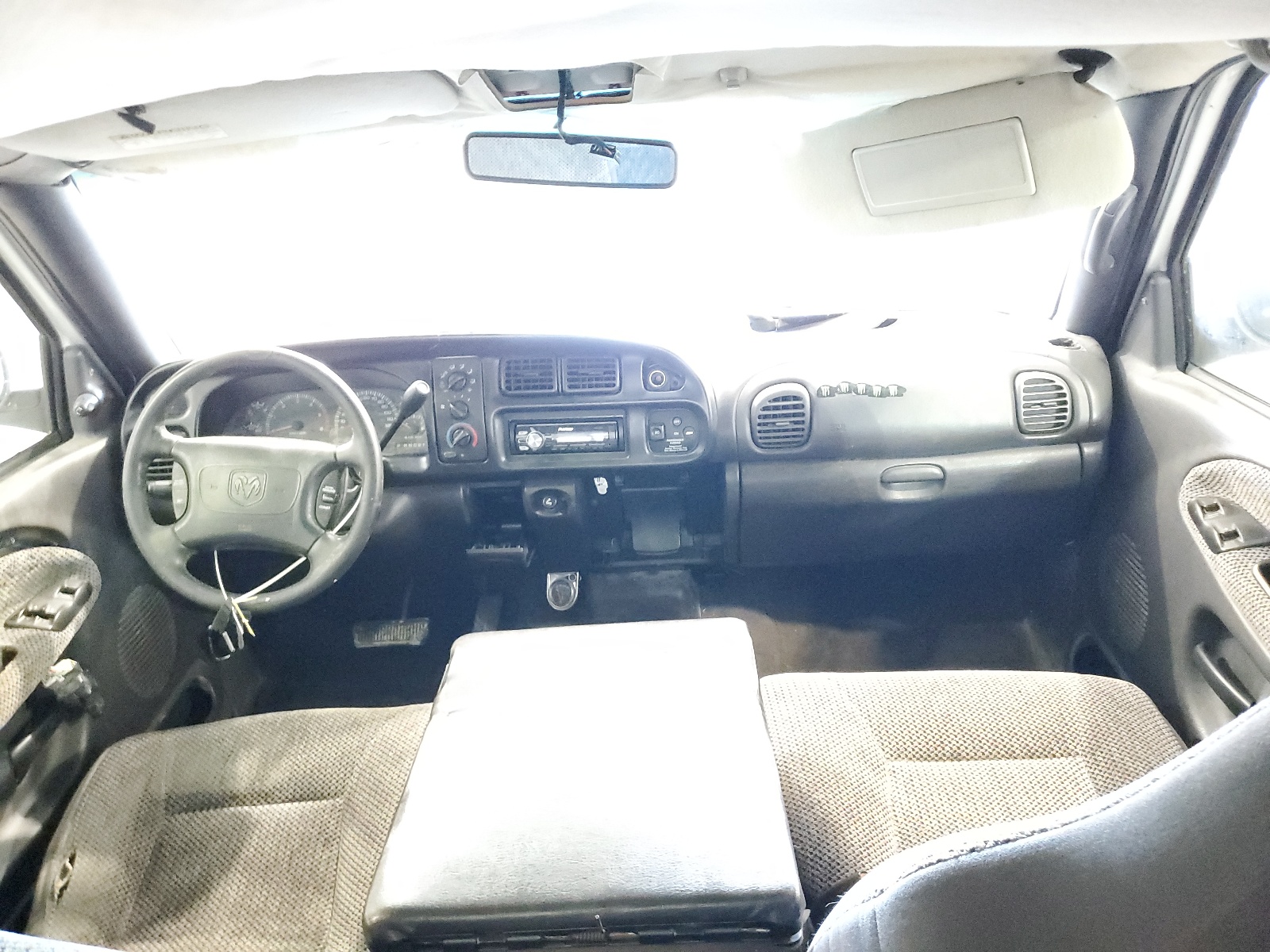 3B7HC13Y0WG226853 1998 Dodge Ram 1500