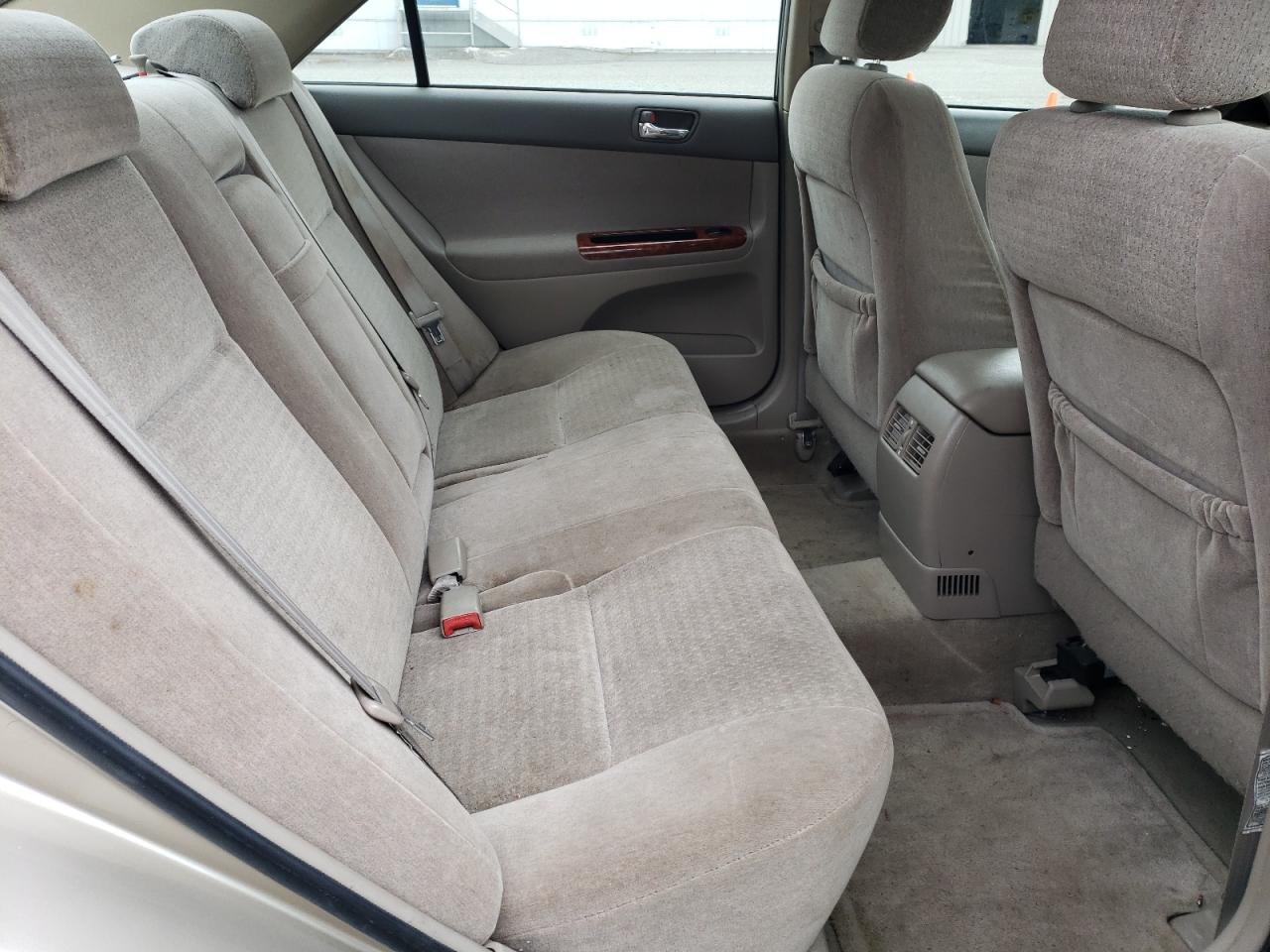 2004 Toyota Camry Le VIN: JTDBE32K640273105 Lot: 59152004