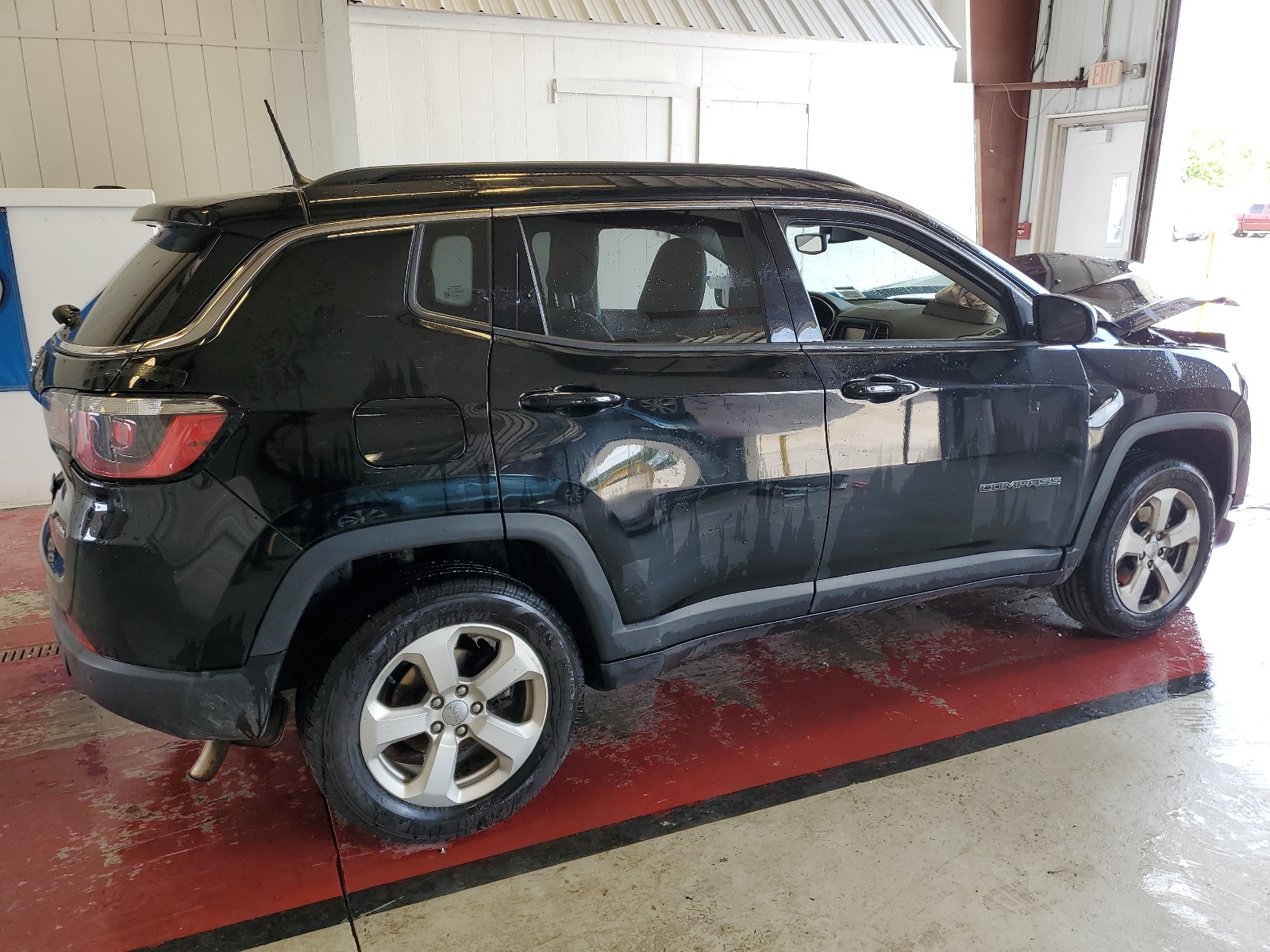 2018 Jeep Compass Latitude vin: 3C4NJDBB8JT167851