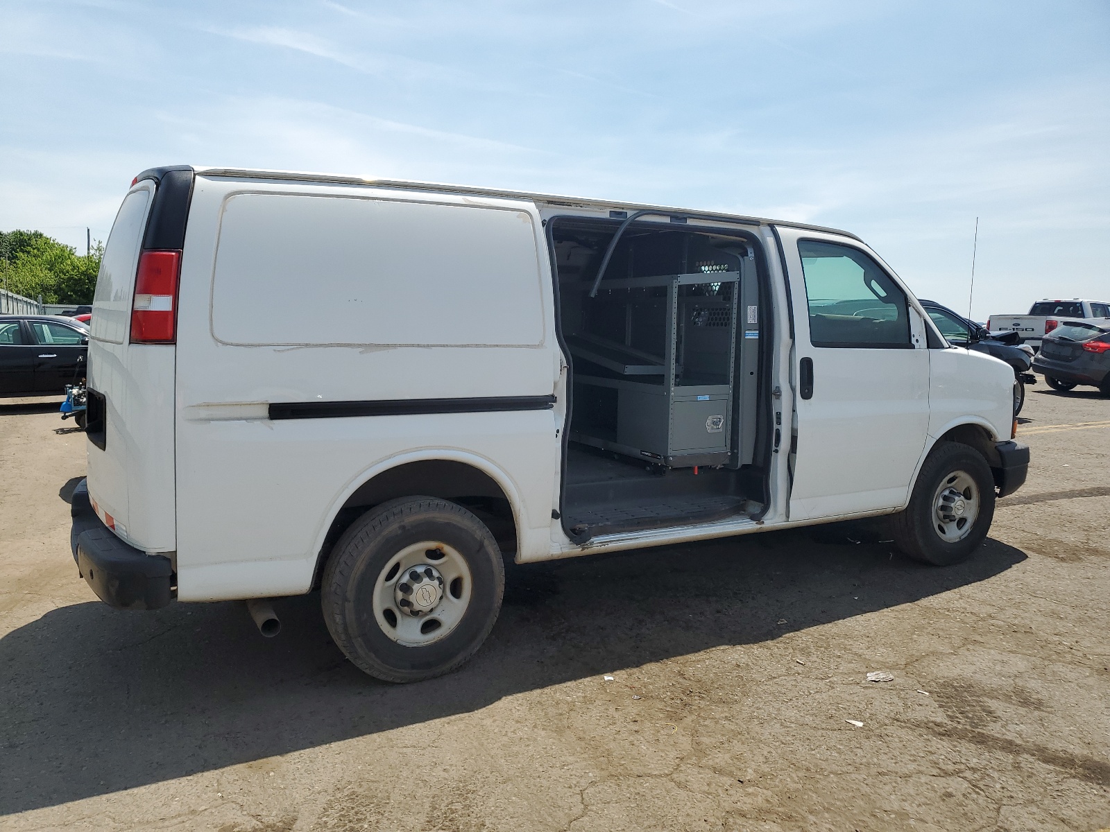 1GCWGAFFXG1340090 2016 Chevrolet Express G2500