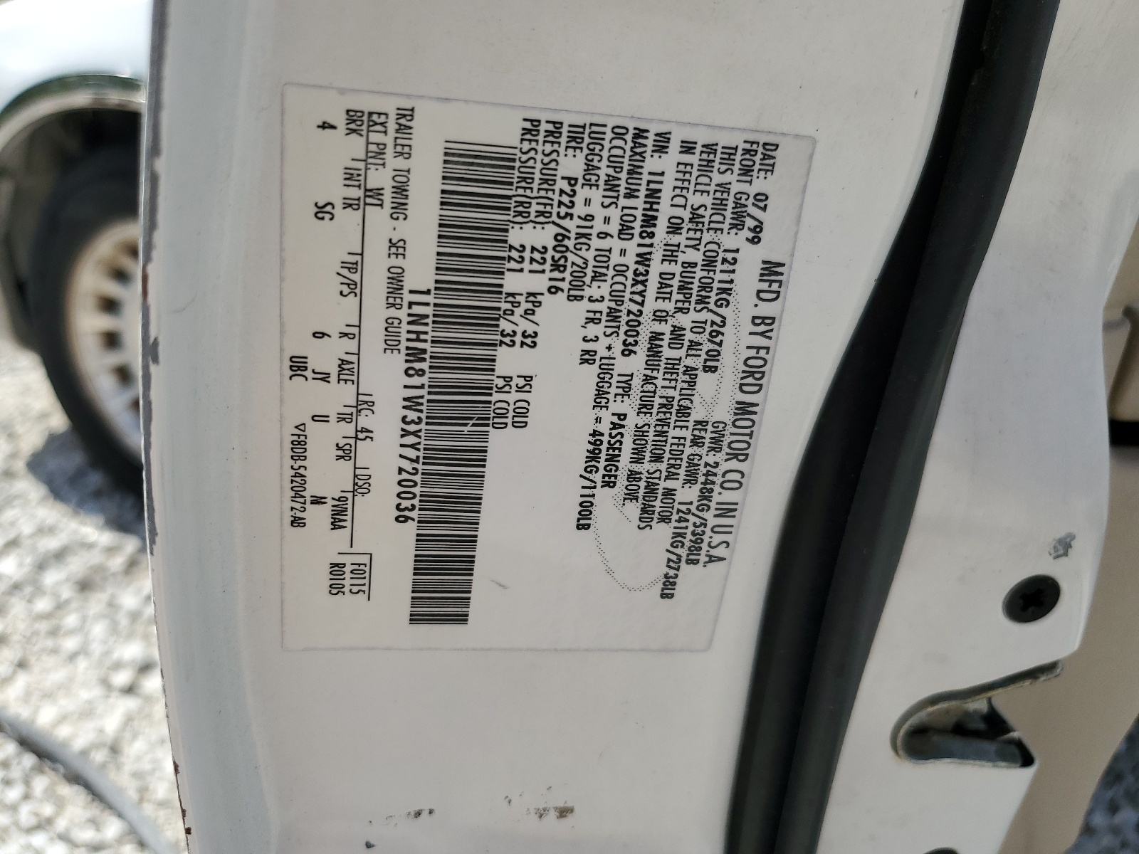 1LNHM81W3XY720036 1999 Lincoln Town Car Executive