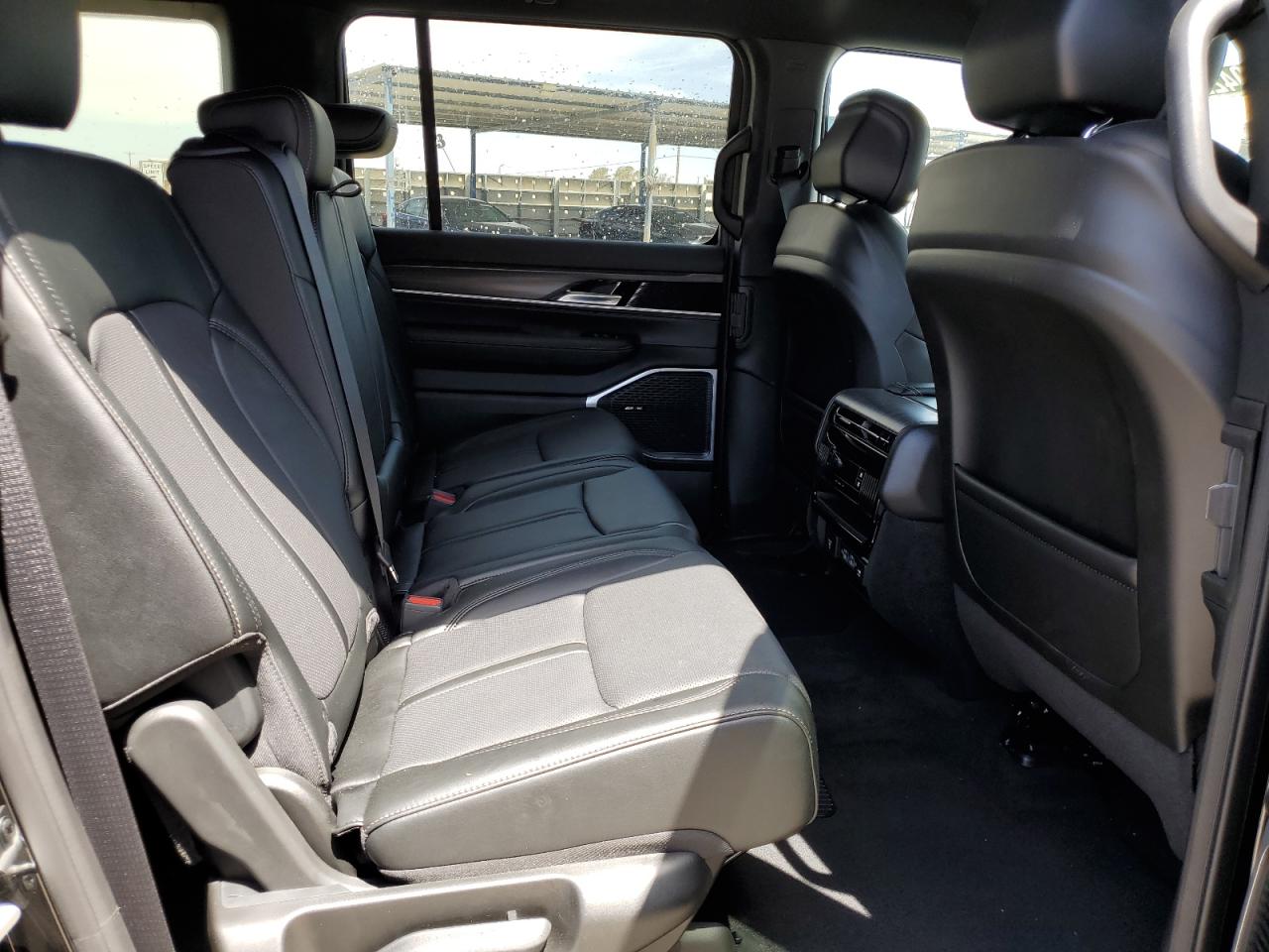 2024 Jeep Wagoneer L Series Ii VIN: 1C4SJRBP7RS145798 Lot: 60422534