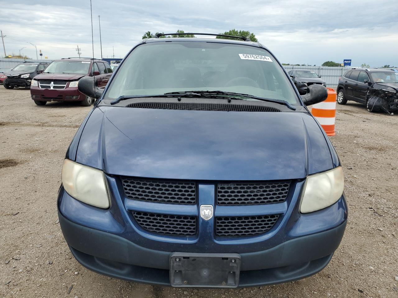 1B4GP25312B585300 2002 Dodge Caravan Se