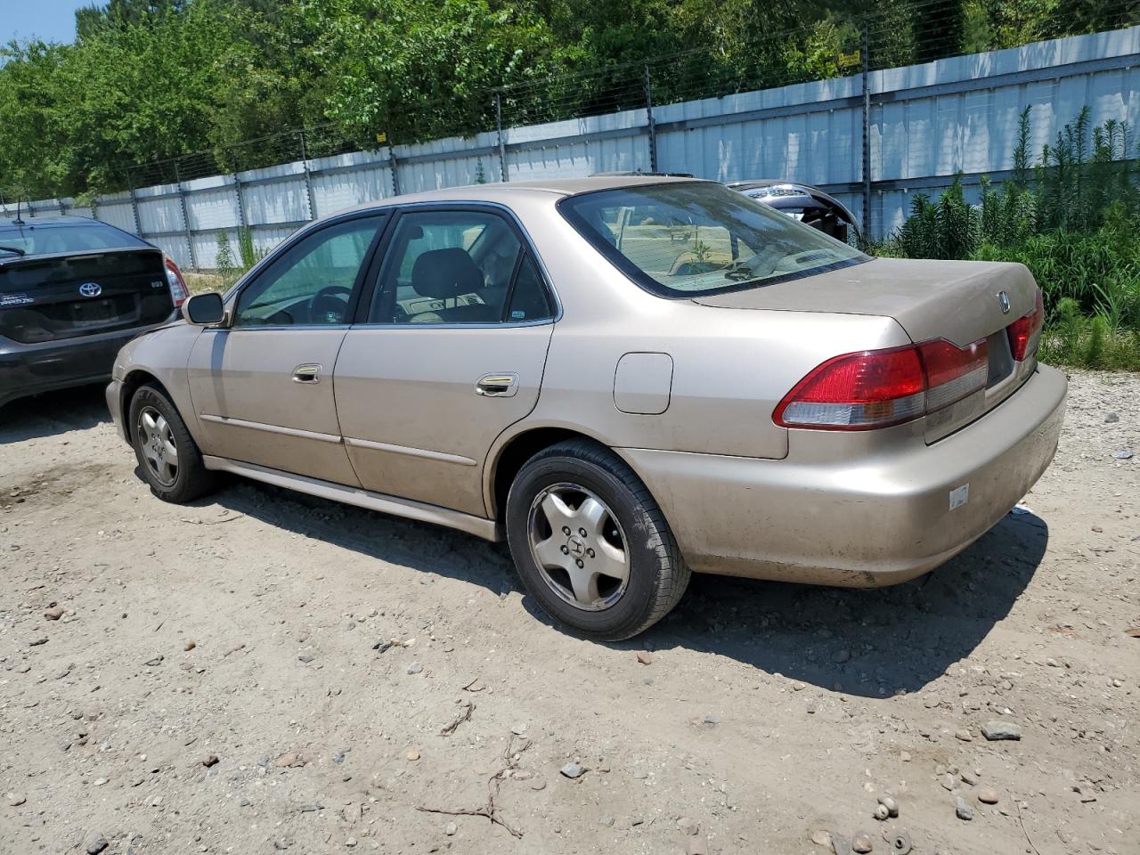 1HGCG16522A068932 2002 Honda Accord Ex