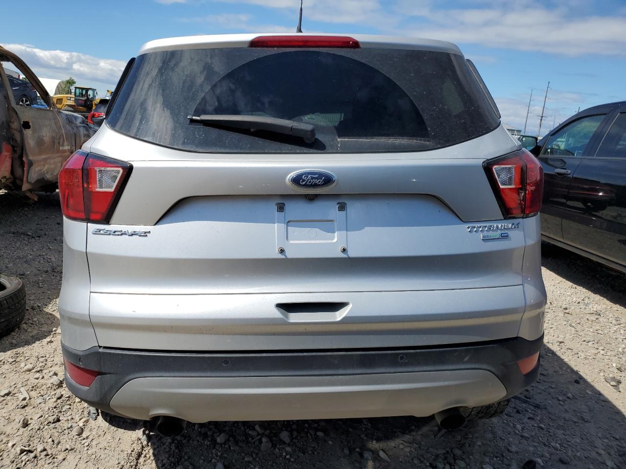 1FMCU9J98KUB54823 2019 Ford Escape Titanium