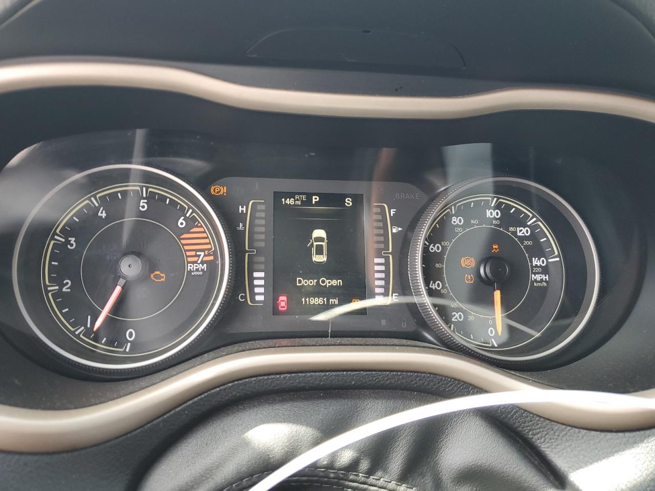 2017 Jeep Cherokee Latitude VIN: 1C4PJLCB2HW604085 Lot: 60482824