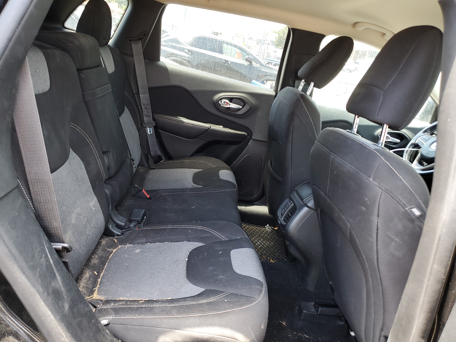 1C4PJMCB4EW215160 2014 Jeep Cherokee Latitude