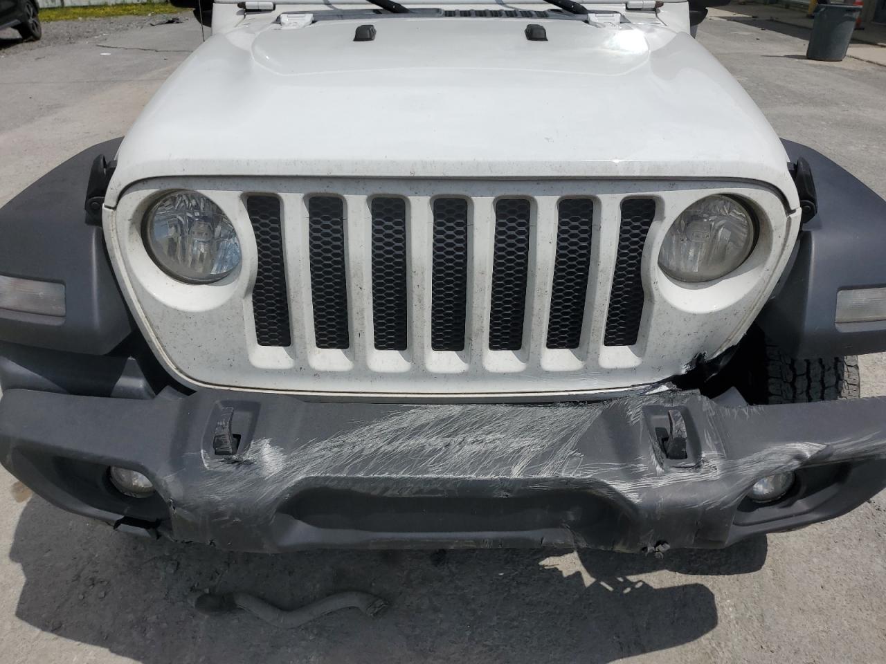 2018 Jeep Wrangler - Image 12