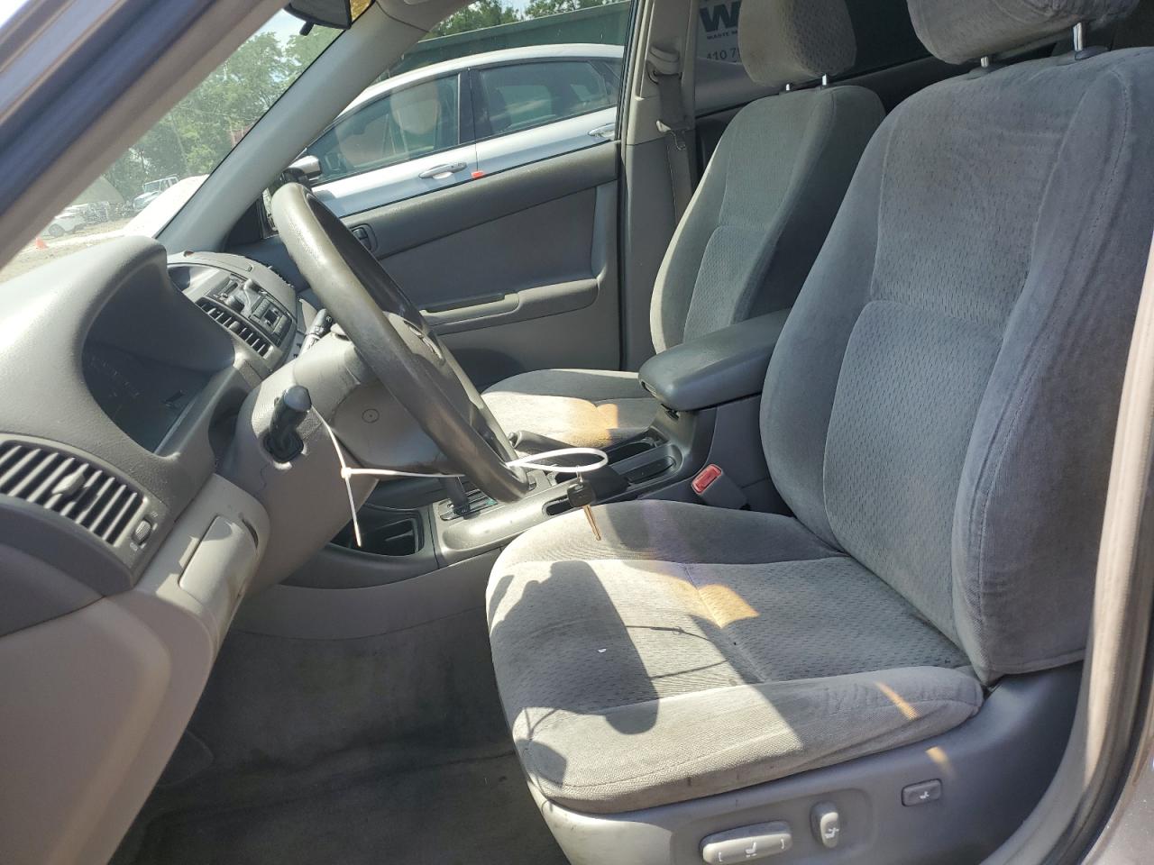 2004 Toyota Camry Le VIN: 4T1BE32K84U841343 Lot: 59897354