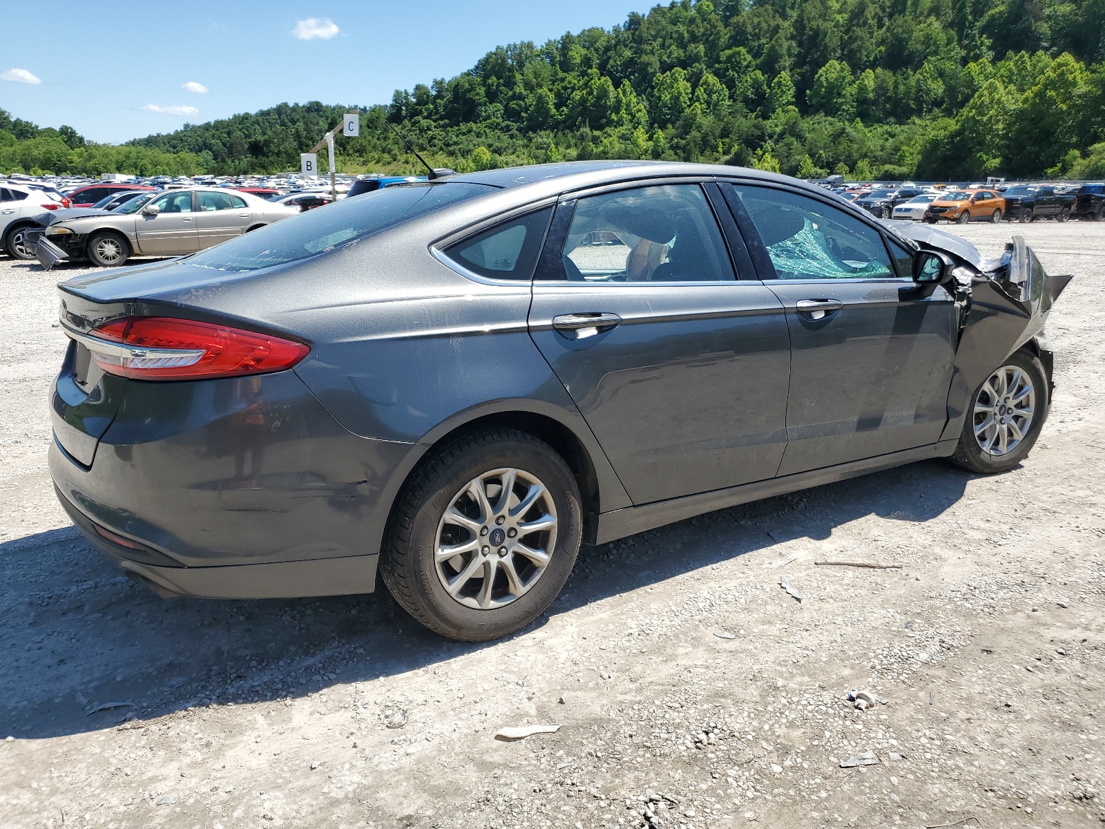 2017 Ford Fusion S vin: 3FA6P0G72HR108825