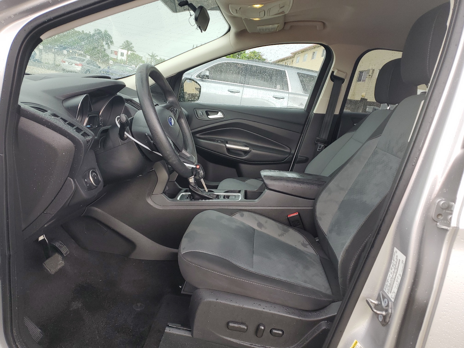 1FMCU0GD2HUD94174 2017 Ford Escape Se