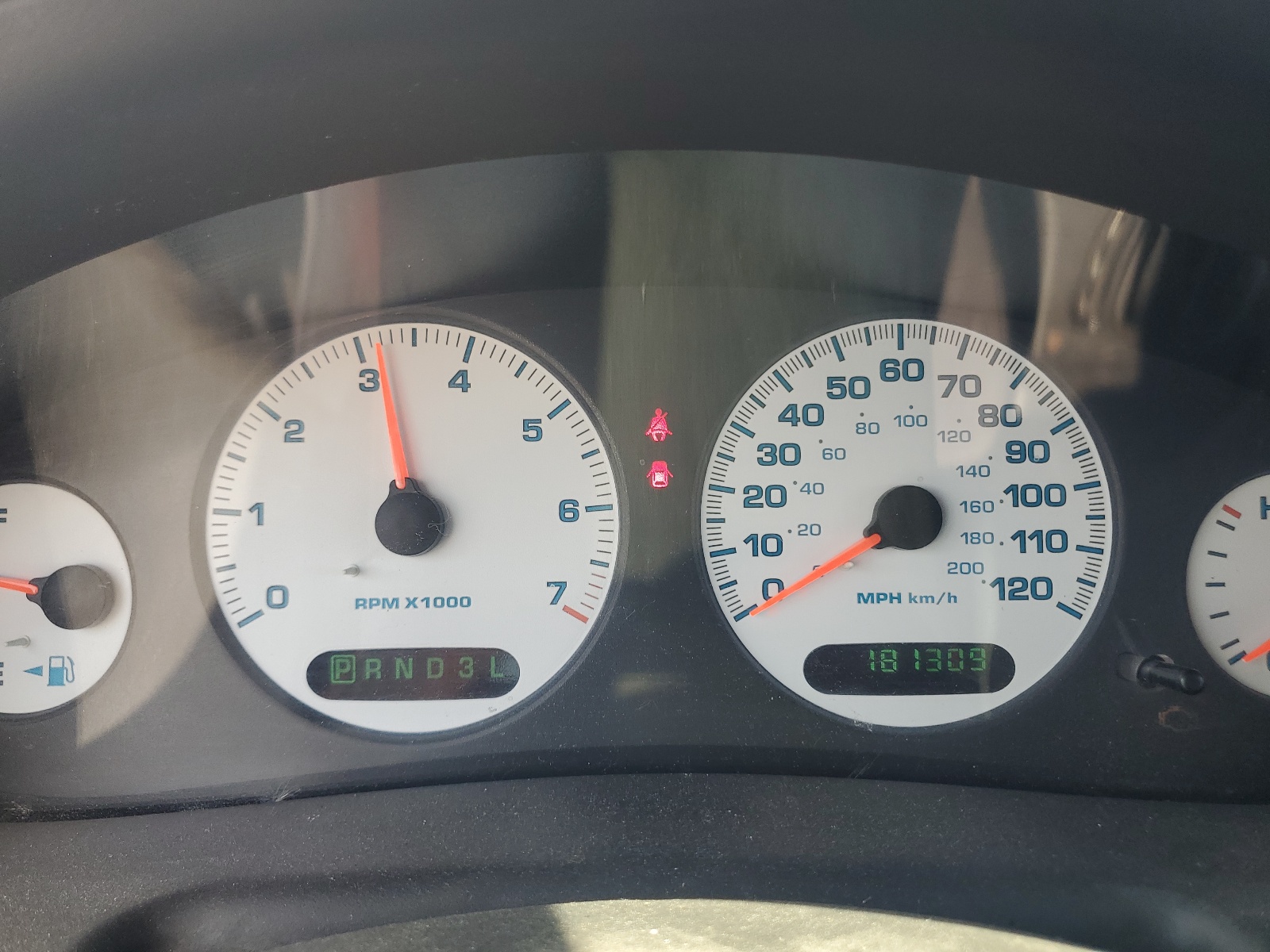 2B3HD46R7YH445977 2000 Dodge Intrepid