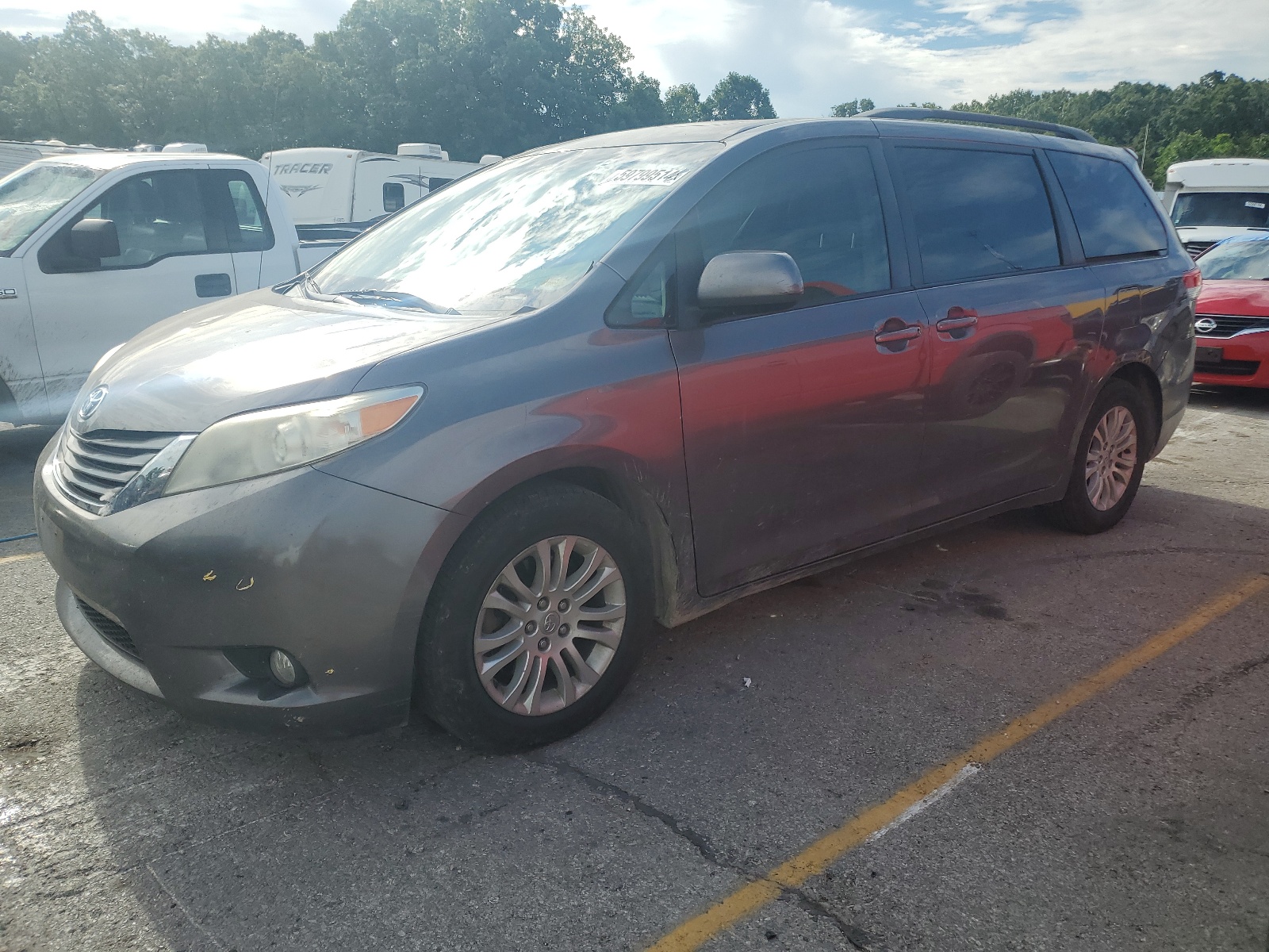 2012 Toyota Sienna Xle vin: 5TDYK3DC3CS204134