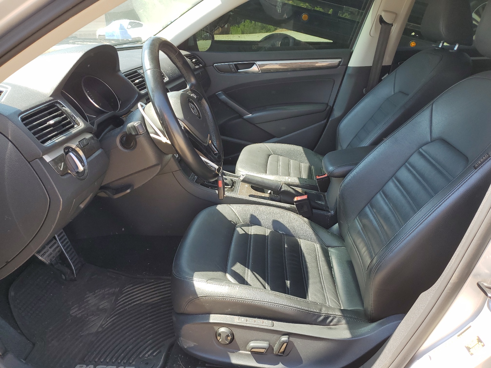 1VWCT7A37HC021084 2017 Volkswagen Passat Sel Premium