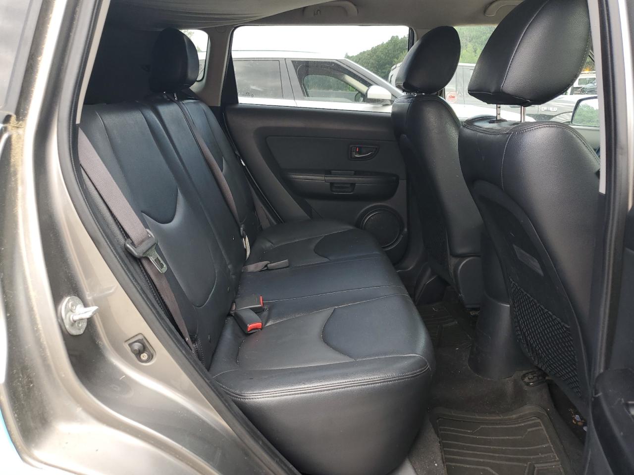 2011 Kia Soul + VIN: KNDJT2A23B7273435 Lot: 59781654