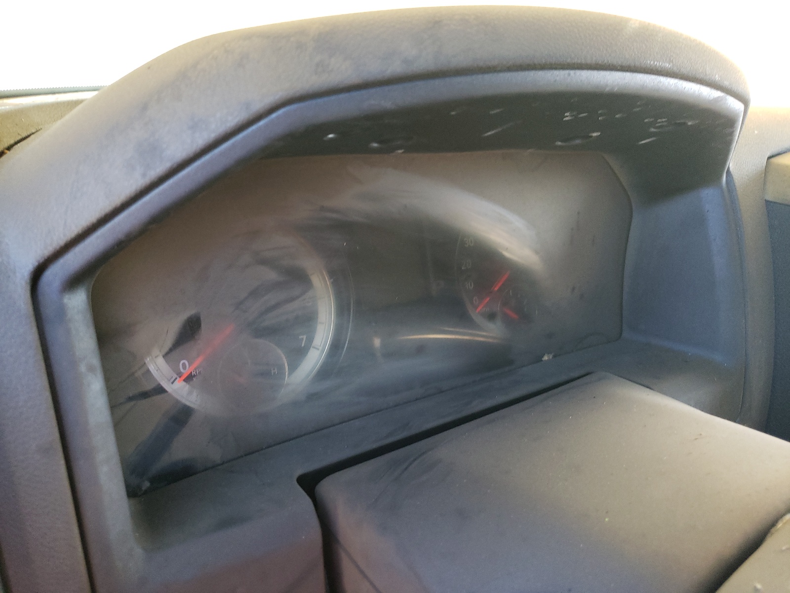 1C6RR7GT0FS693873 2015 Ram 1500 Slt