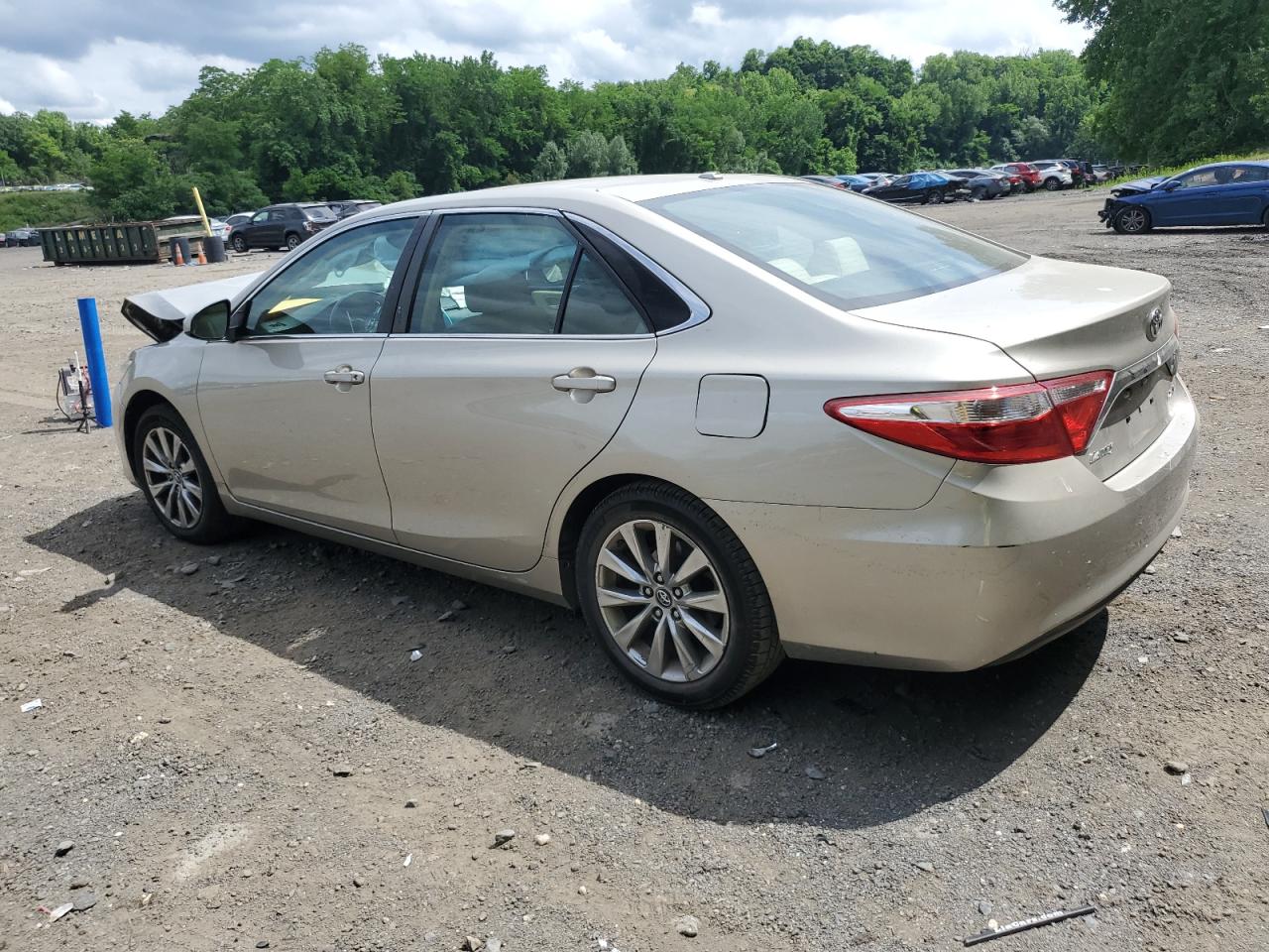 4T1BF1FK8GU606473 2016 TOYOTA CAMRY - Image 2