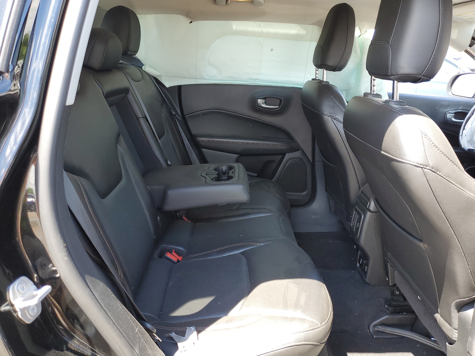 3C4NJDCB8JT341299 2018 Jeep Compass Limited