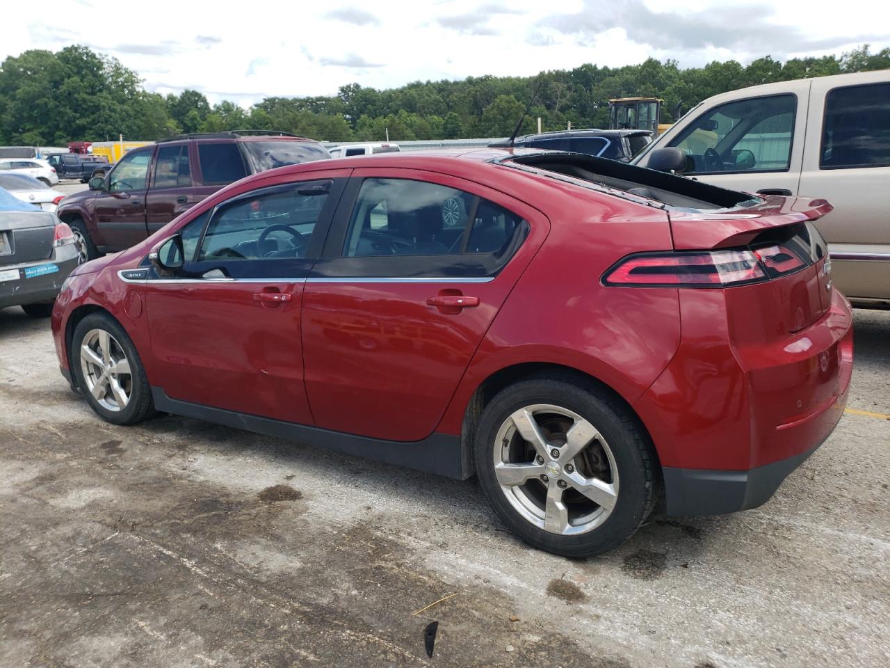 2014 Chevrolet Volt - Image 2