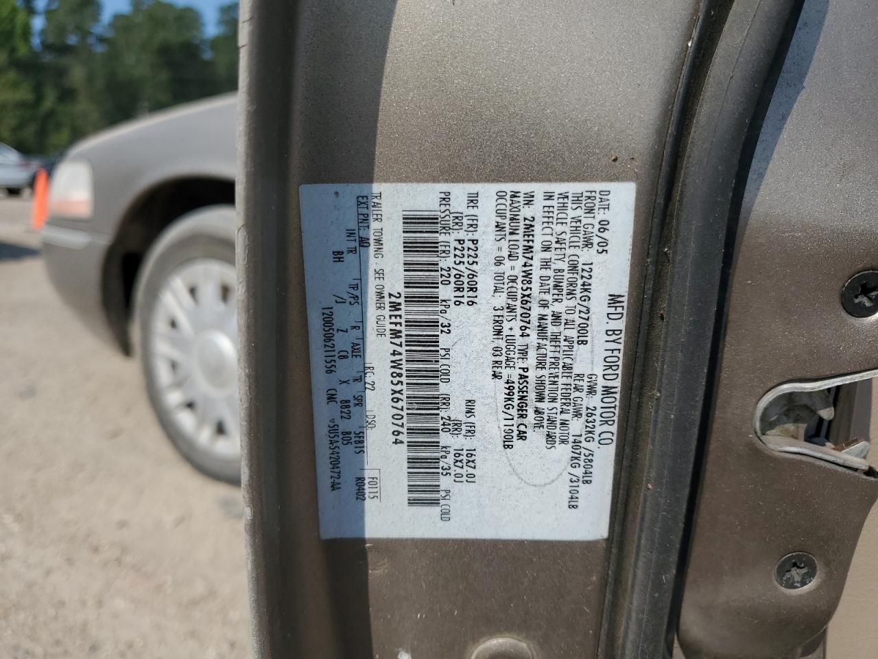 2005 Mercury Grand Marquis Gs VIN: 2MEFM74W85X670764 Lot: 58320414