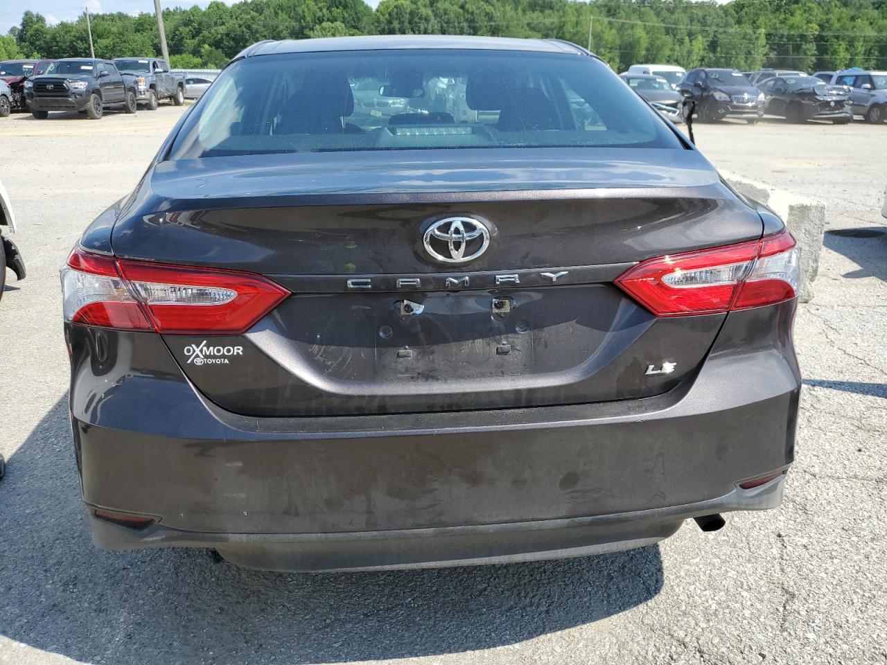 4T1B11HK6JU145700 2018 Toyota Camry L