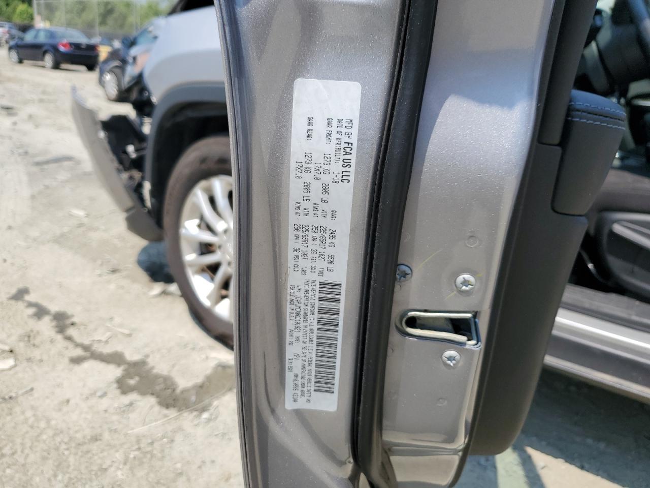 1C4PJMCX0KD101921 2019 Jeep Cherokee Latitude