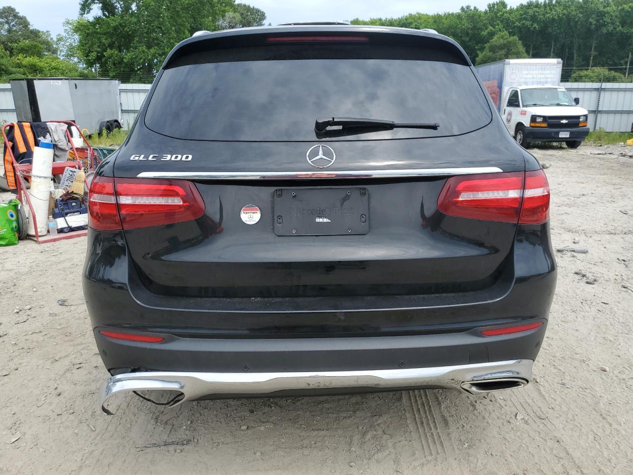 WDC0G4JB9JV101829 2018 Mercedes-Benz Glc 300