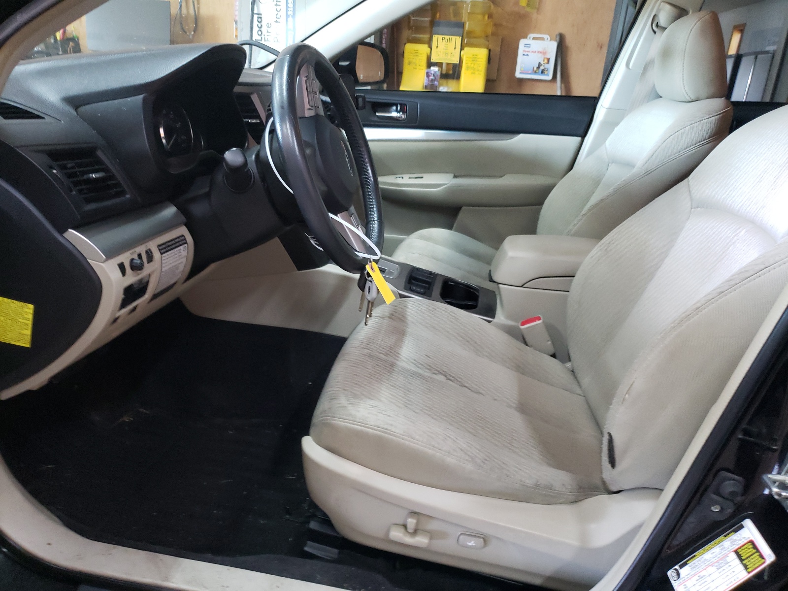 4S4BRCFC0A3332226 2010 Subaru Outback 2.5I Premium