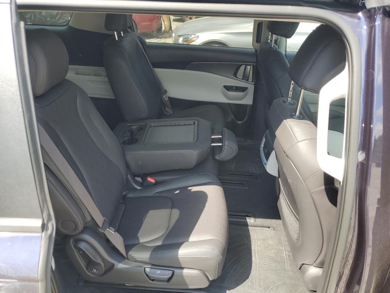 2024 Kia Carnival Lx VIN: KNDNB4H35R6362924 Lot: 58901184