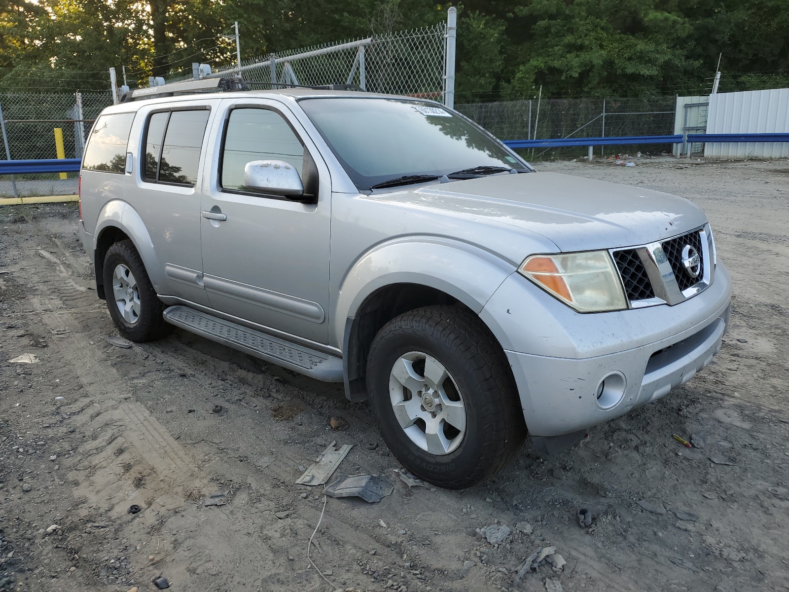 5N1AR18U85C772903 2005 Nissan Pathfinder Le