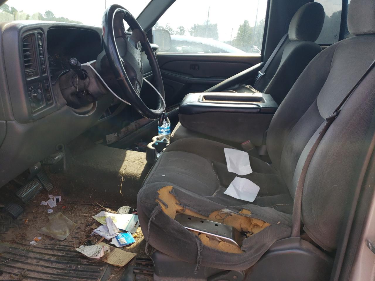 2005 GMC New Sierra K1500 VIN: 1GTEK14T45Z137584 Lot: 59129184