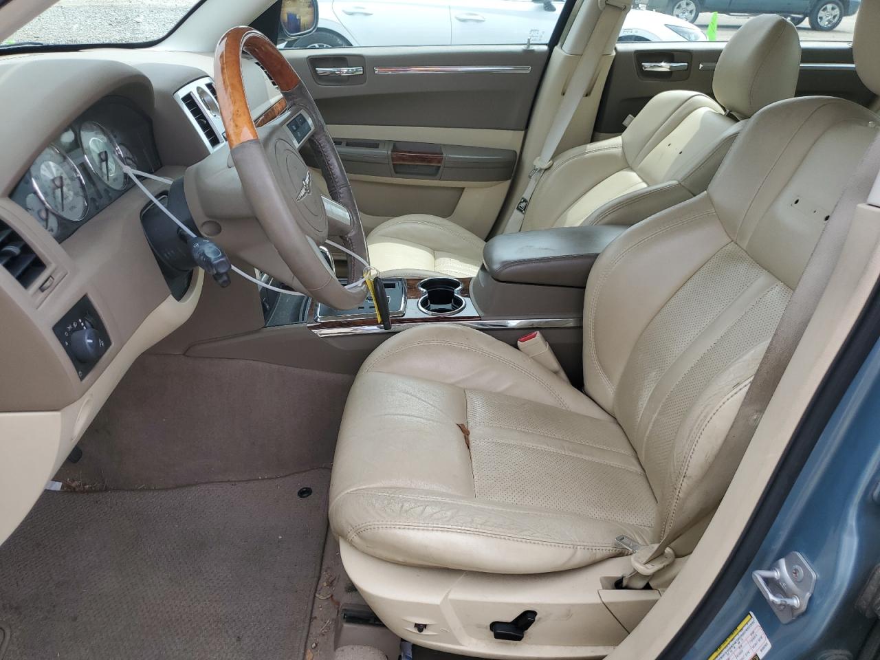 2009 Chrysler 300 - Image 7