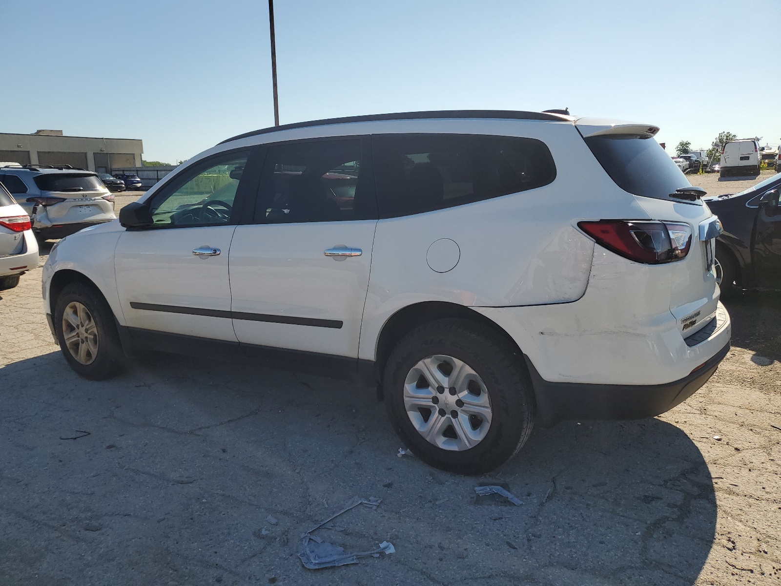 2017 Chevrolet Traverse Ls vin: 1GNKRFED0HJ329811