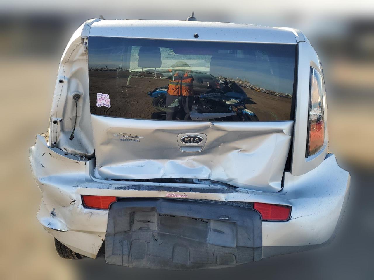 2011 Kia Soul + VIN: KNDJT2A2XB7707673 Lot: 80611993