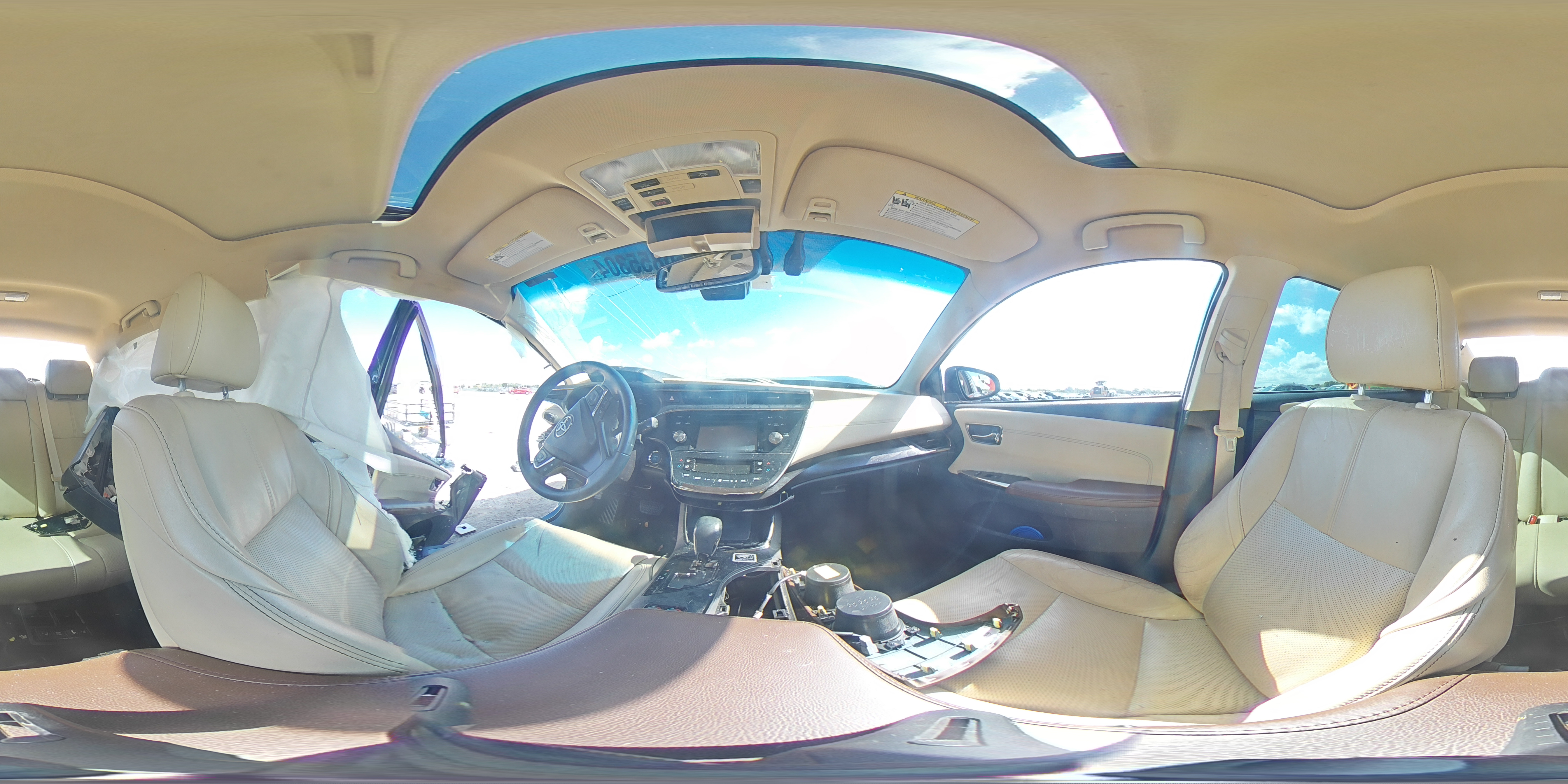 2016 Toyota Avalon - Image 13