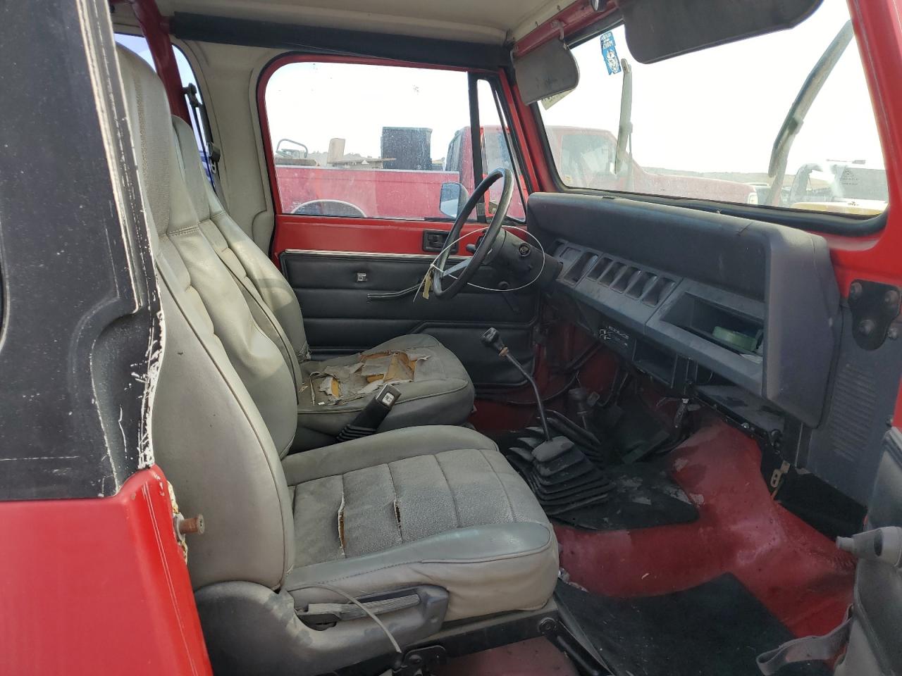 1992 Jeep Wrangler / Yj S VIN: 2J4FY19P7NJ518783 Lot: 58792834