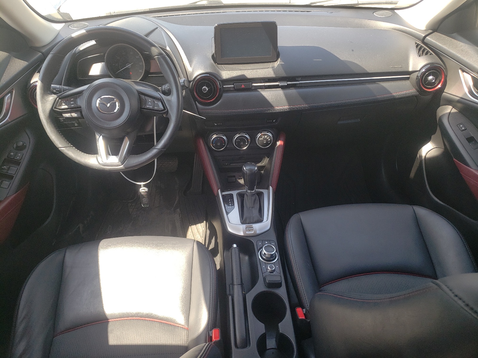 JM1DKFC74J0319233 2018 Mazda Cx-3 Touring