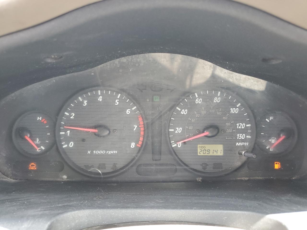 2004 Hyundai Santa Fe - Image 9