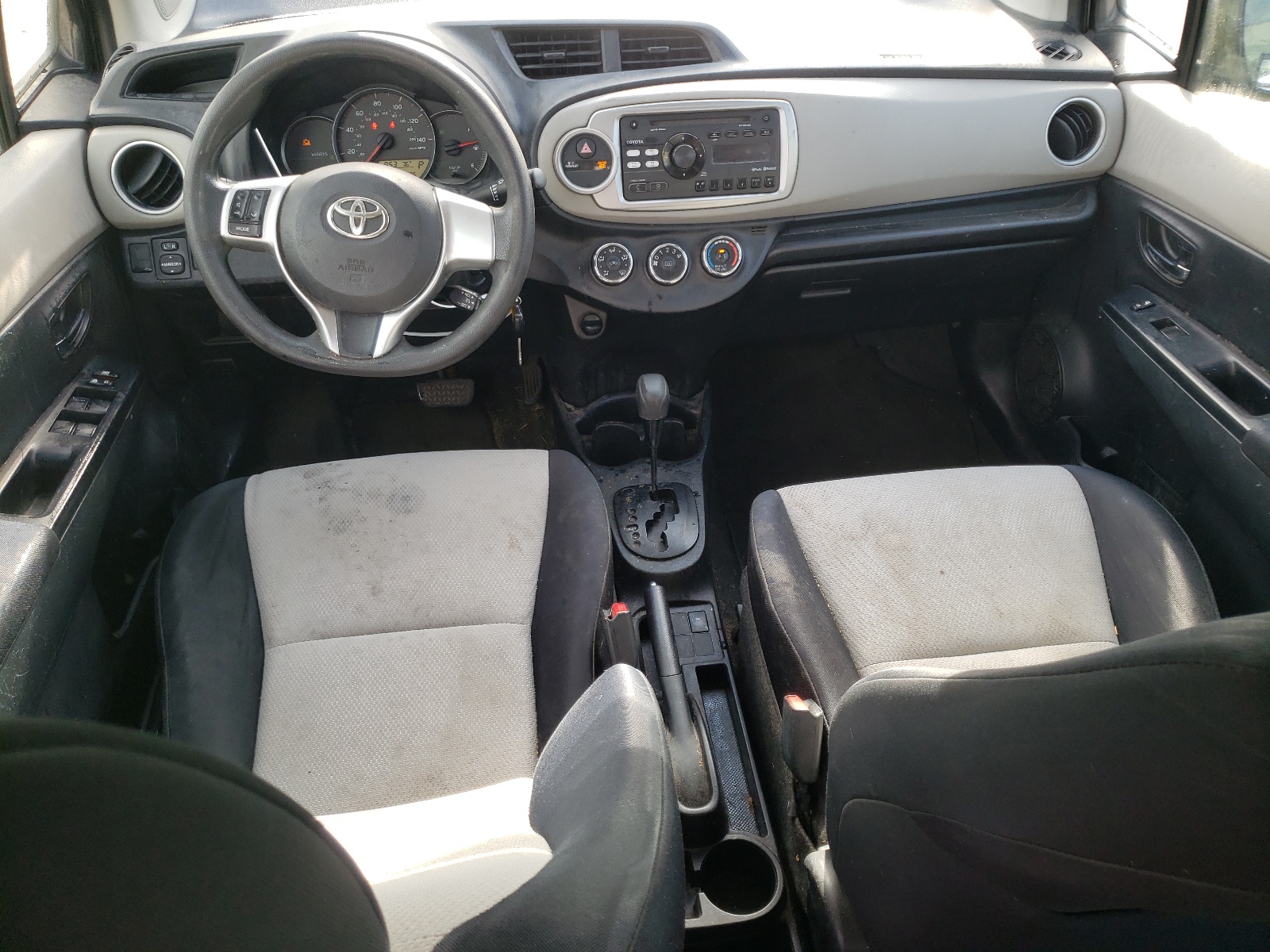 JTDKTUD38CD513392 2012 Toyota Yaris