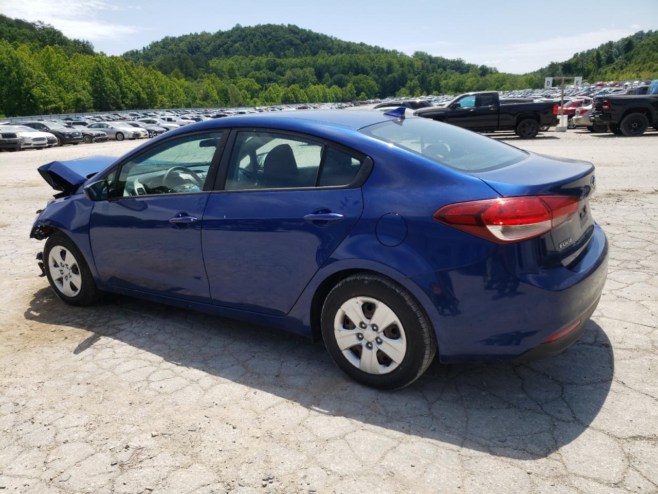 3KPFK4A78HE135026 2017 KIA FORTE - Image 2