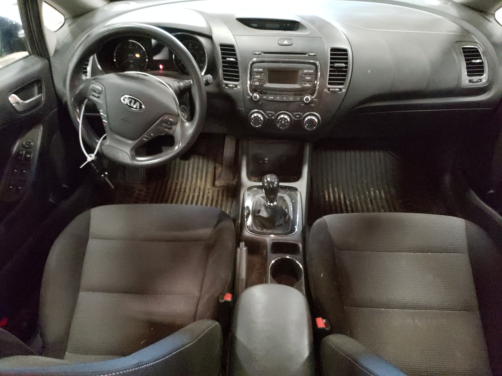 3KPFK4A77HE050923 2017 Kia Forte Lx