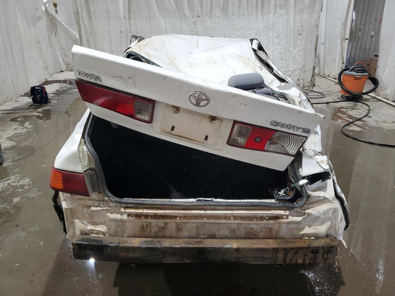 2000 Toyota Camry Ce VIN: JT2BG22K9Y0385996 Lot: 59425774