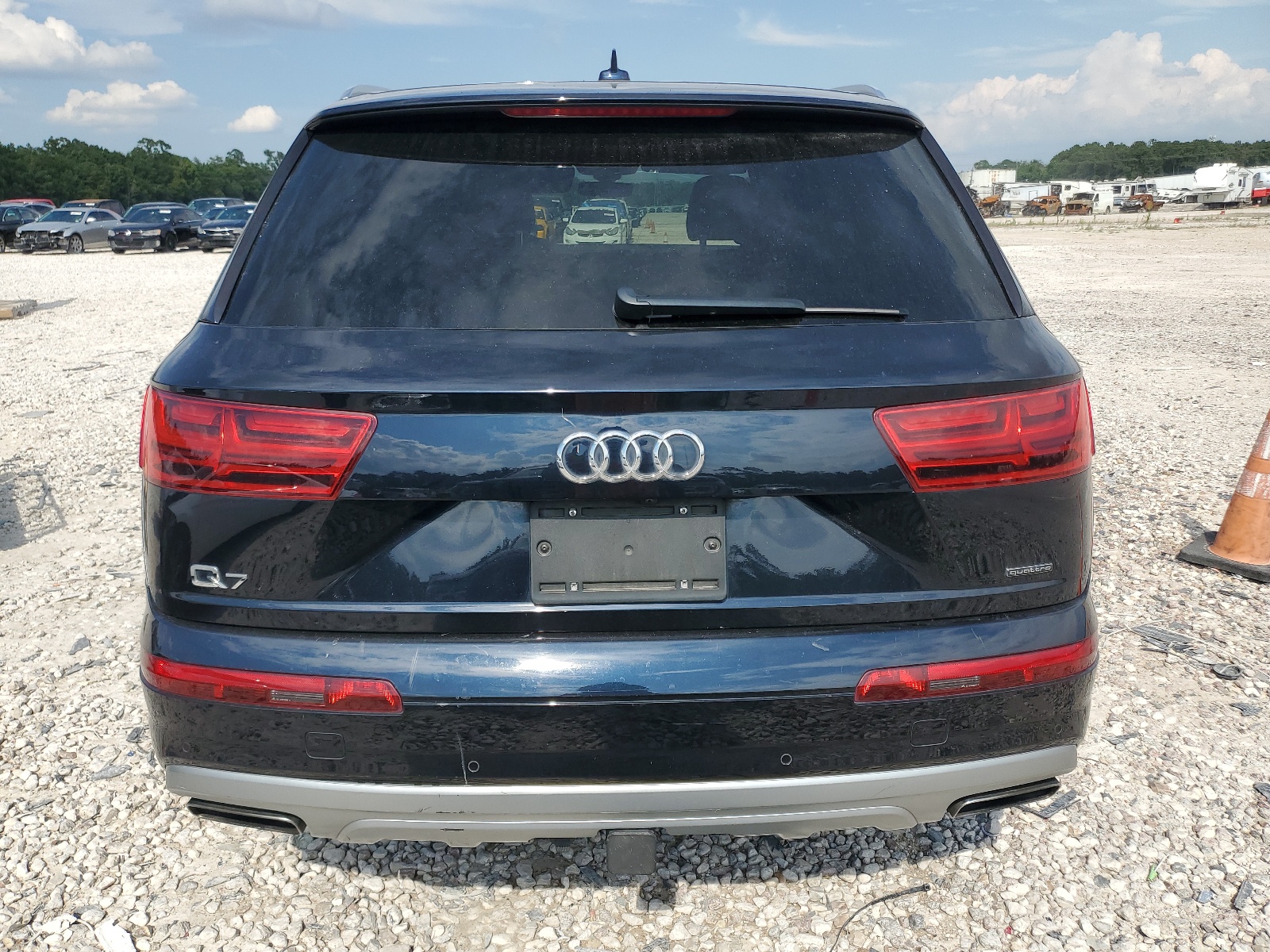 WA1LHAF77JD013669 2018 Audi Q7 Premium Plus