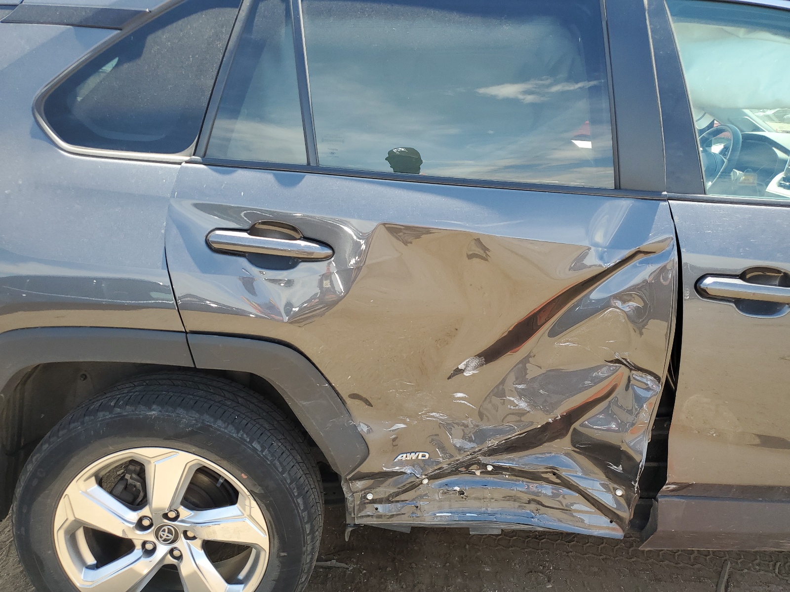 2T3B6RFV4MW008232 2021 Toyota Rav4 Xle Premium