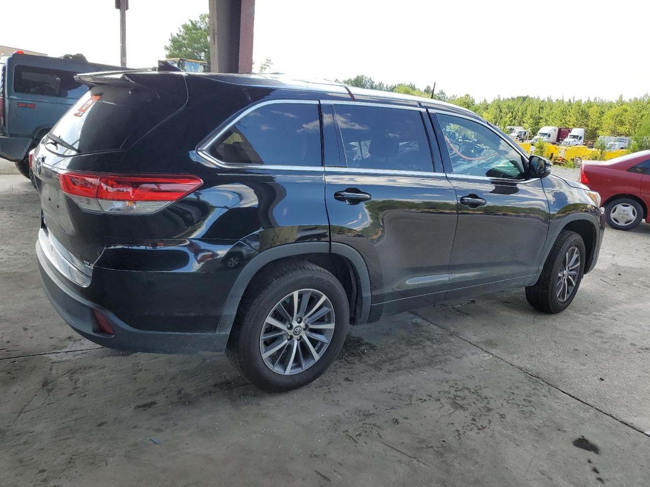 2018 Toyota Highlander Se VIN: 5TDKZRFHXJS281688 Lot: 59771484