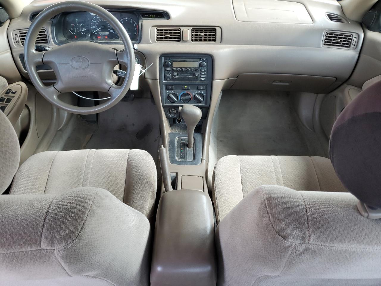 2000 Toyota Camry Le VIN: 4T1BF22K7YU955198 Lot: 58928654