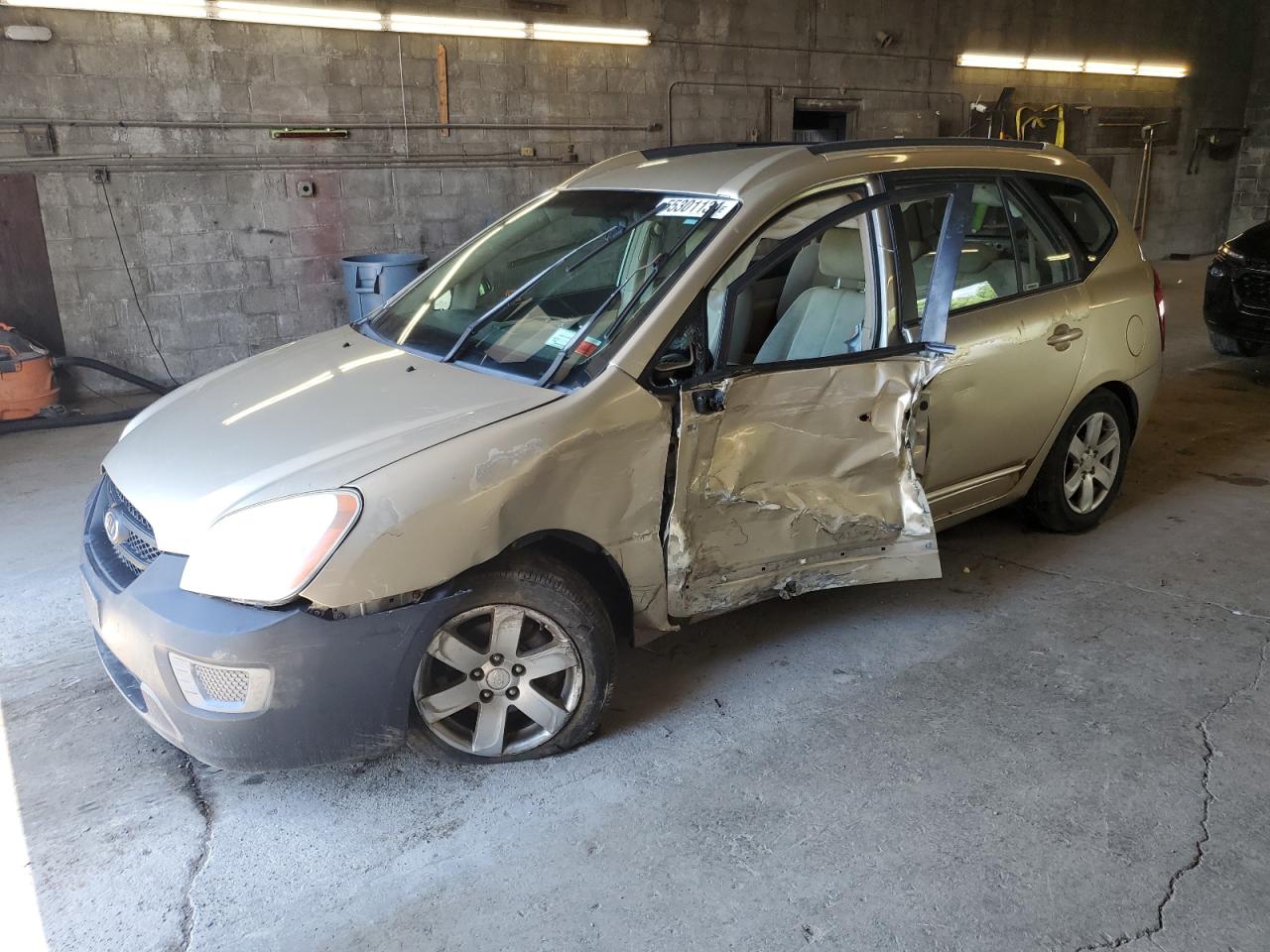 2007 Kia Rondo Lx VIN: KNAFG526477111881 Lot: 55301134