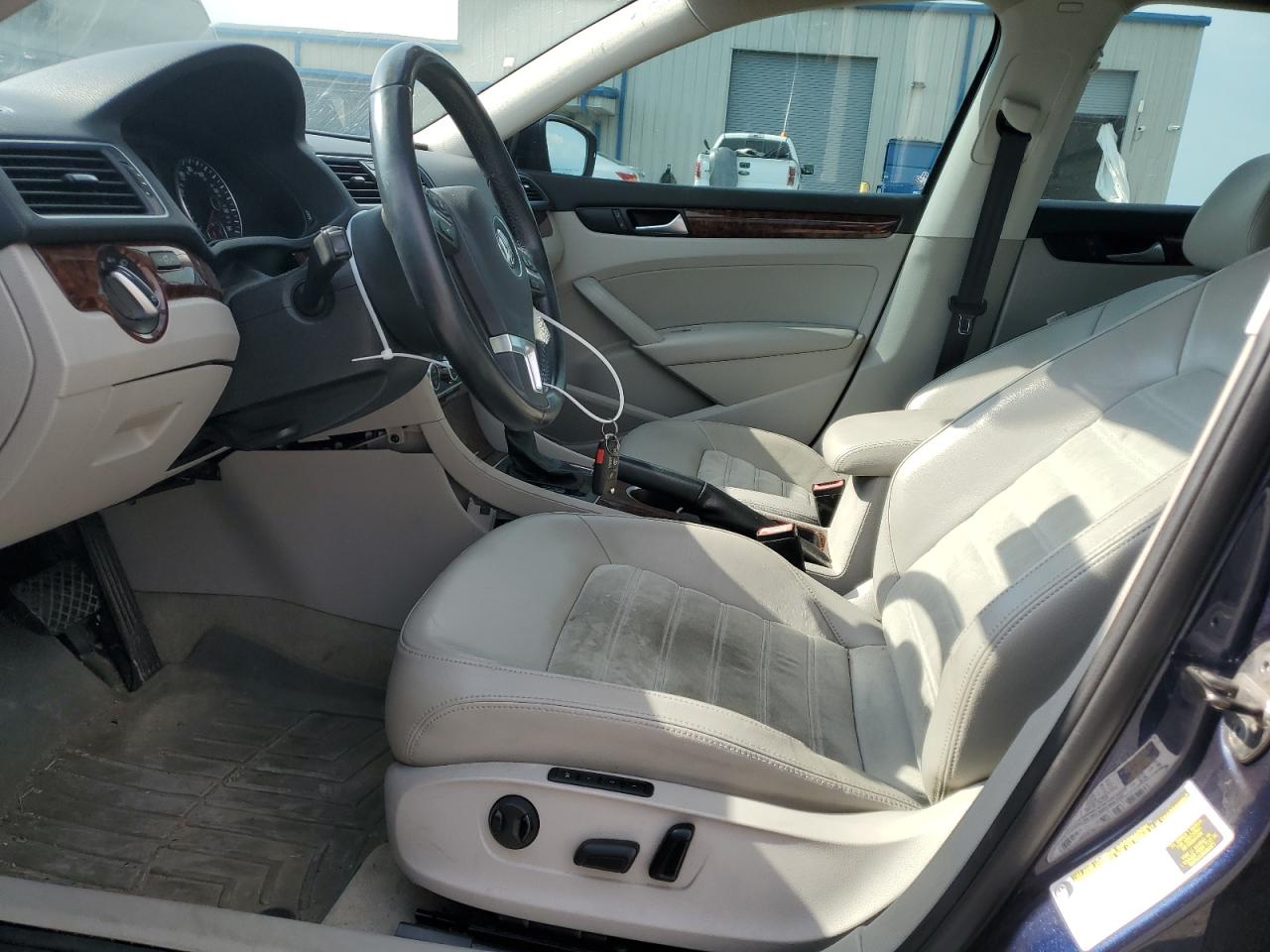 2013 Volkswagen Passat Sel VIN: 1VWCN7A3XDC074298 Lot: 61012854